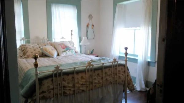 $1,895 | 1701 Sylvester Road, Houston, TX 77009