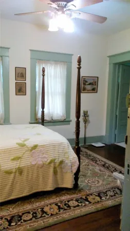 $1,895 | 1701 Sylvester Road, Houston, TX 77009