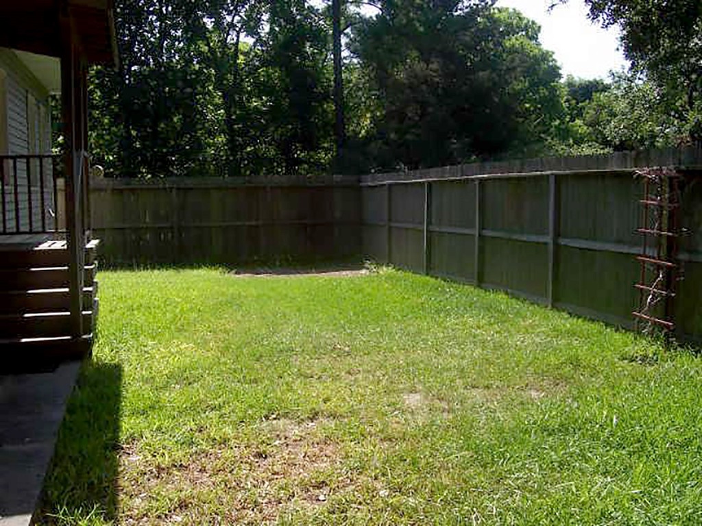 1701 Sylvester Road Houston, TX 77009 - Photo 16 of 19 Backyard.