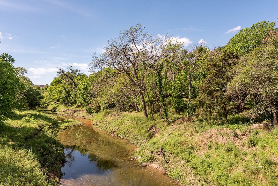 1701 Sylvester Road Houston, TX 77009 - Photo 19 of 19 Greenspace abuts Little White Oak Bayou.