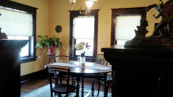 $1,895 | 1701 Sylvester Road, Houston, TX 77009