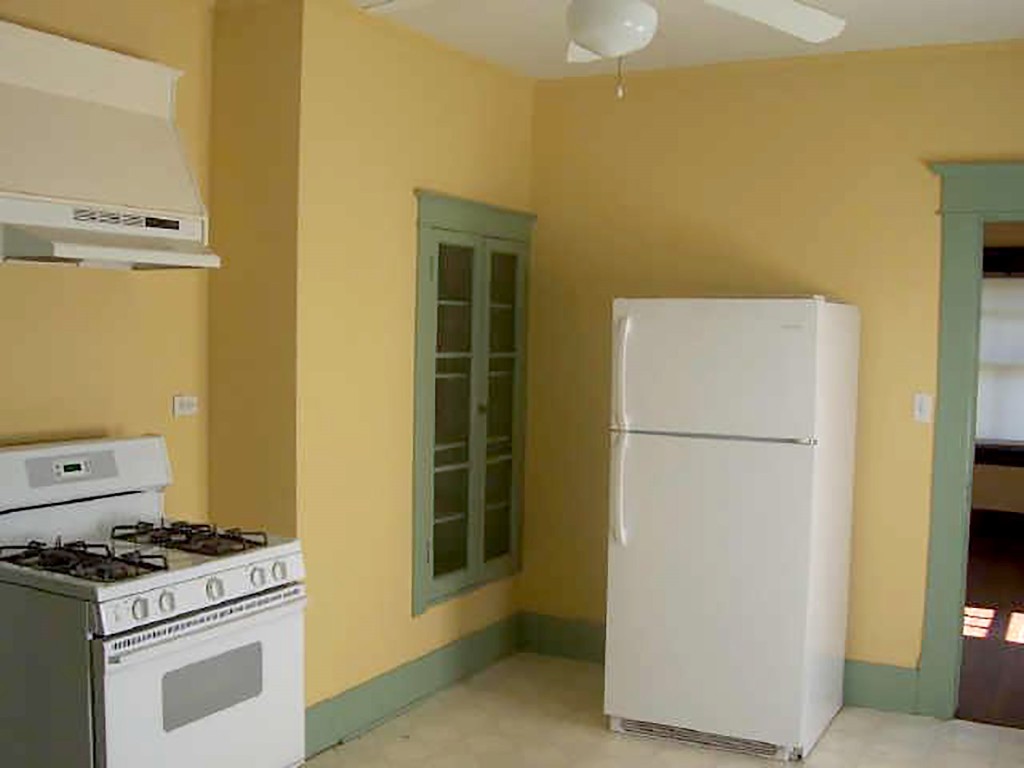 1701 Sylvester Road Houston, TX 77009 - Photo 10 of 19 Refrigerator & stove.