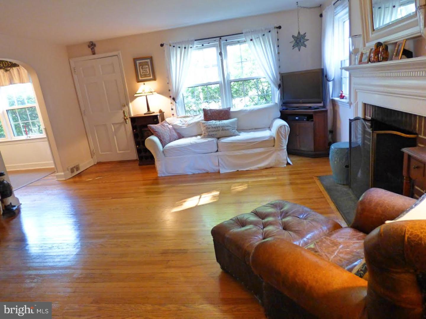 252 Crosshill Road Wynnewood, PA 19096 - Photo 3 of 14