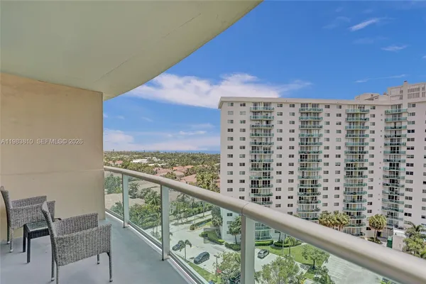 $2,500 | 19390 Collins Avenue, Unit 1114, Sunny Isles Beach, FL 33160