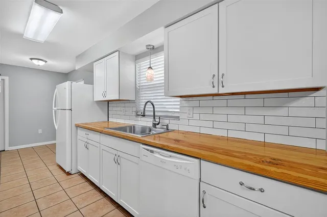 $250,000 | 300 Cricket Hollow Lane, Eustis, FL 32726