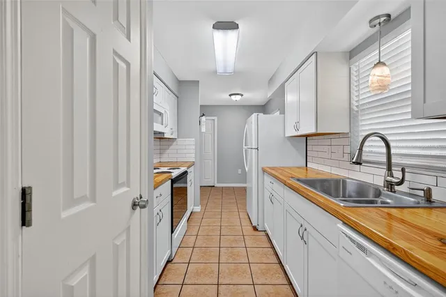 $250,000 | 300 Cricket Hollow Lane, Eustis, FL 32726