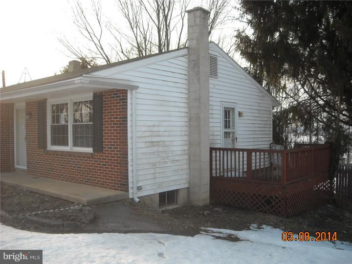 553 Noble Road Atglen, PA 19310 - Photo 3 of 10 Exterior Side