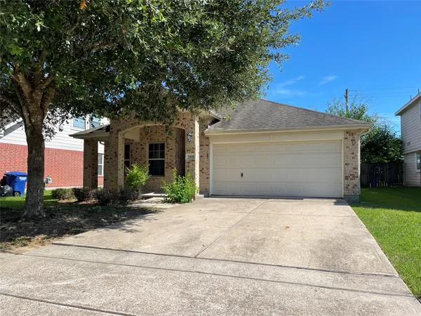 $1,900 | 5426 Rio Drive, Baytown, TX 77521