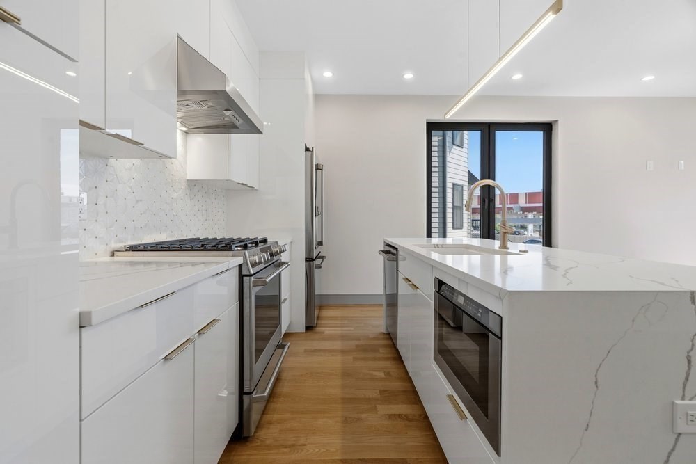 32 McKone Street Boston, MA 02122 - Photo 8 of 36