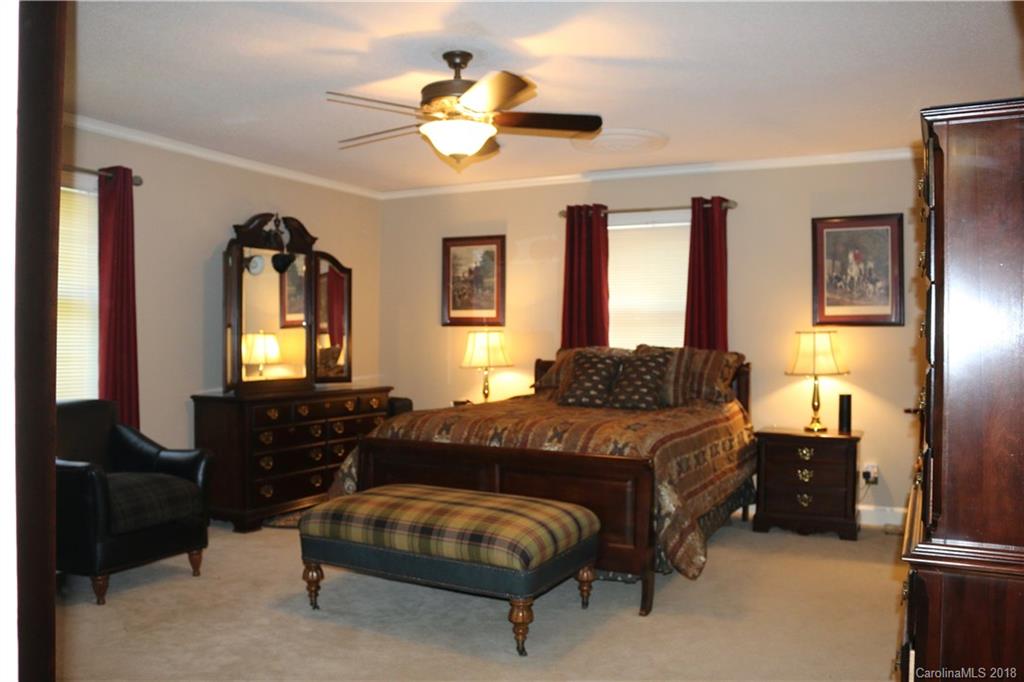1274 Blacksnake Road Stanley, NC 28164 - Photo 12 of 34 a living room with furniture