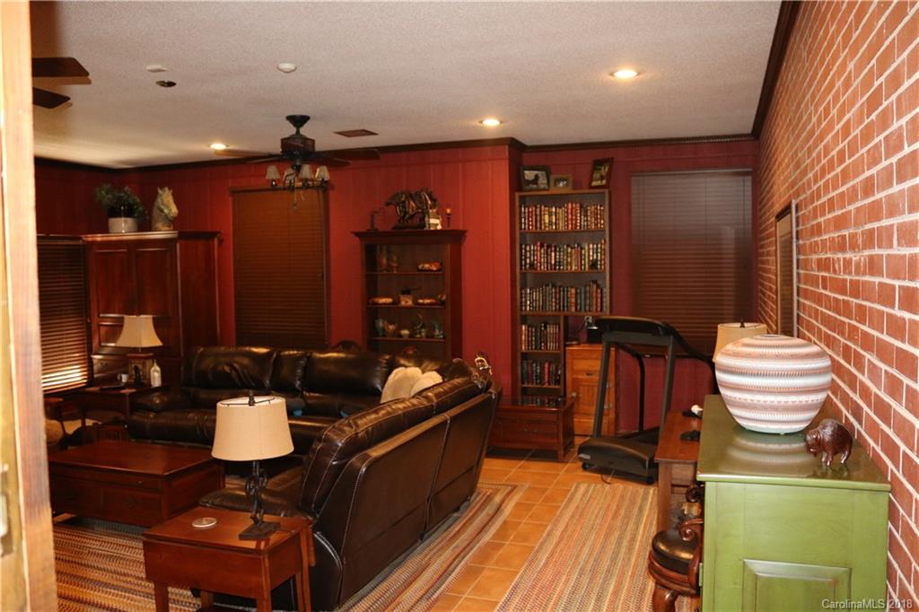 1274 Blacksnake Road Stanley, NC 28164 - Photo 8 of 34 a living room with furniture