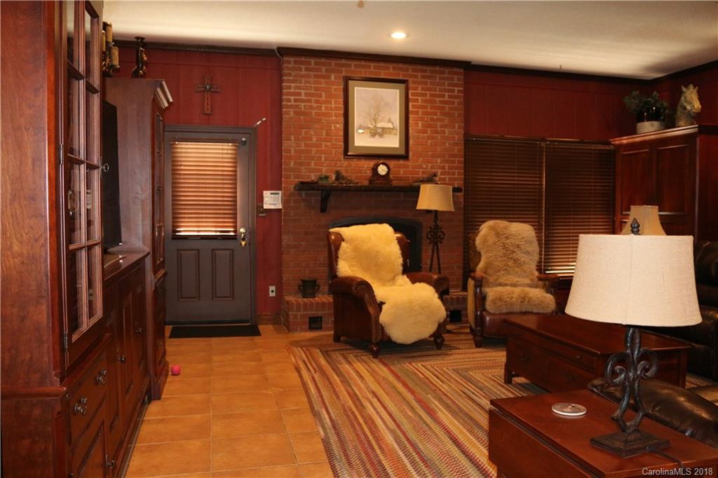 1274 Blacksnake Road Stanley, NC 28164 - Photo 10 of 34 a living room with furniture