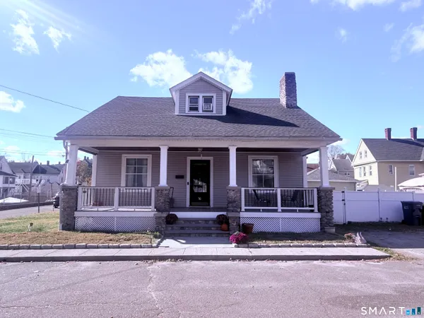 $375,000 | 16 Holbrook Court, Ansonia, CT 06401
