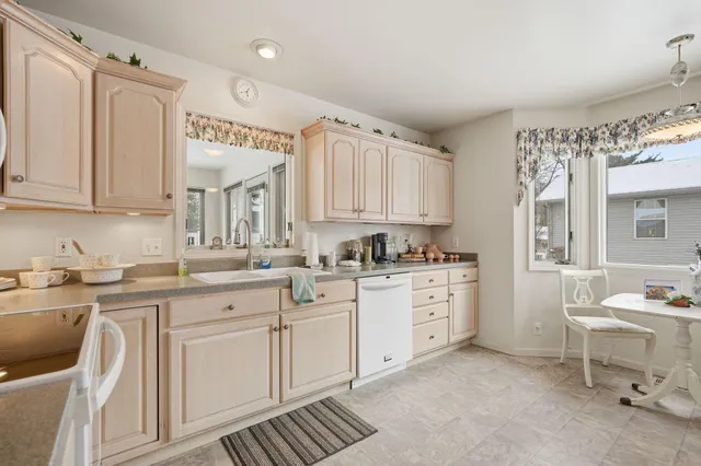 $278,000 | 1102 North Ball Street, Owosso, MI 48867