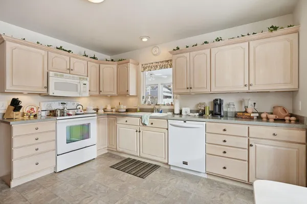 $280,800 | 1102 North Ball Street, Owosso, MI 48867