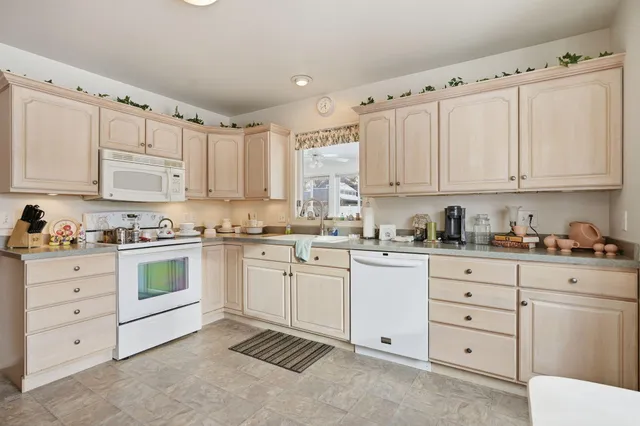 $278,000 | 1102 North Ball Street, Owosso, MI 48867