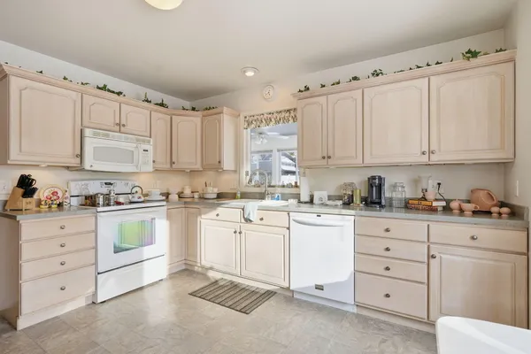 $280,800 | 1102 North Ball Street, Owosso, MI 48867