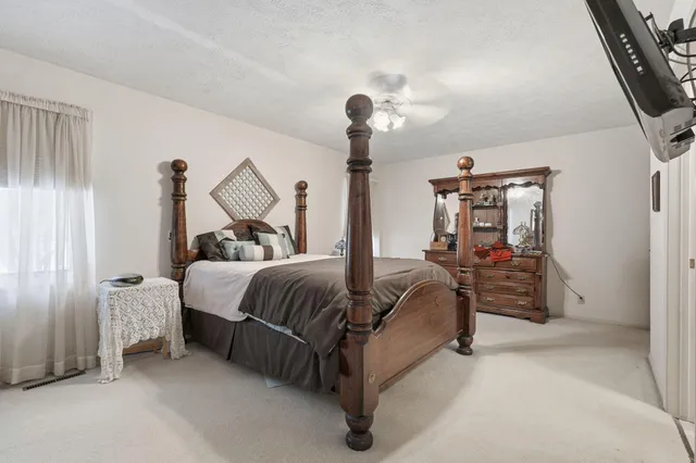 $278,000 | 1102 North Ball Street, Owosso, MI 48867