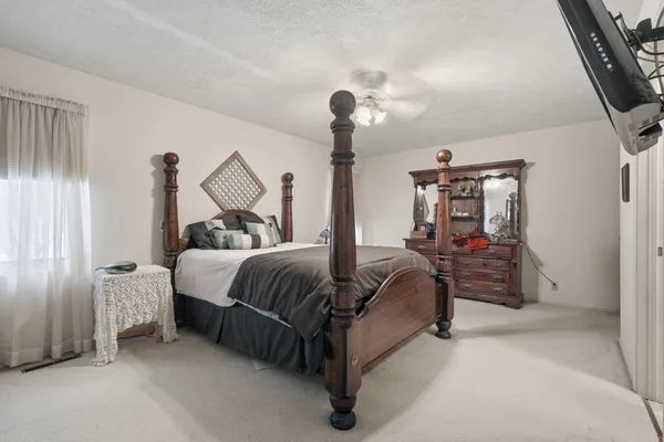 $280,800 | 1102 North Ball Street, Owosso, MI 48867