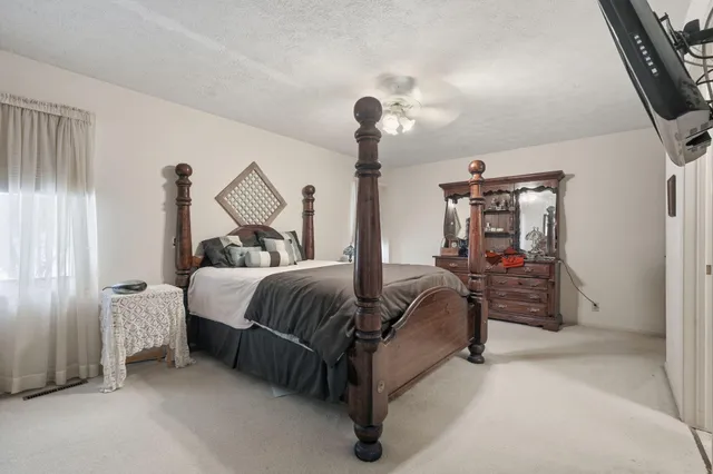 $278,000 | 1102 North Ball Street, Owosso, MI 48867