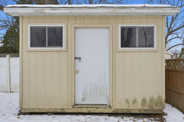 $278,000 | 1102 North Ball Street, Owosso, MI 48867