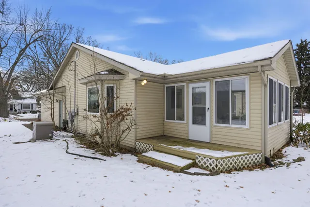 $278,000 | 1102 North Ball Street, Owosso, MI 48867