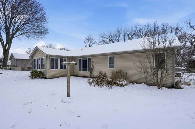 $278,000 | 1102 North Ball Street, Owosso, MI 48867