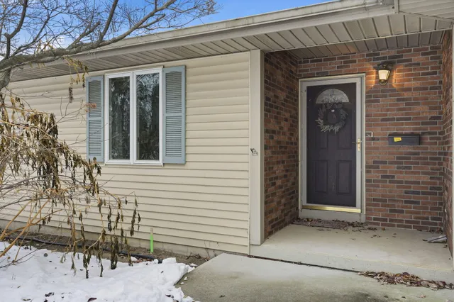 $278,000 | 1102 North Ball Street, Owosso, MI 48867