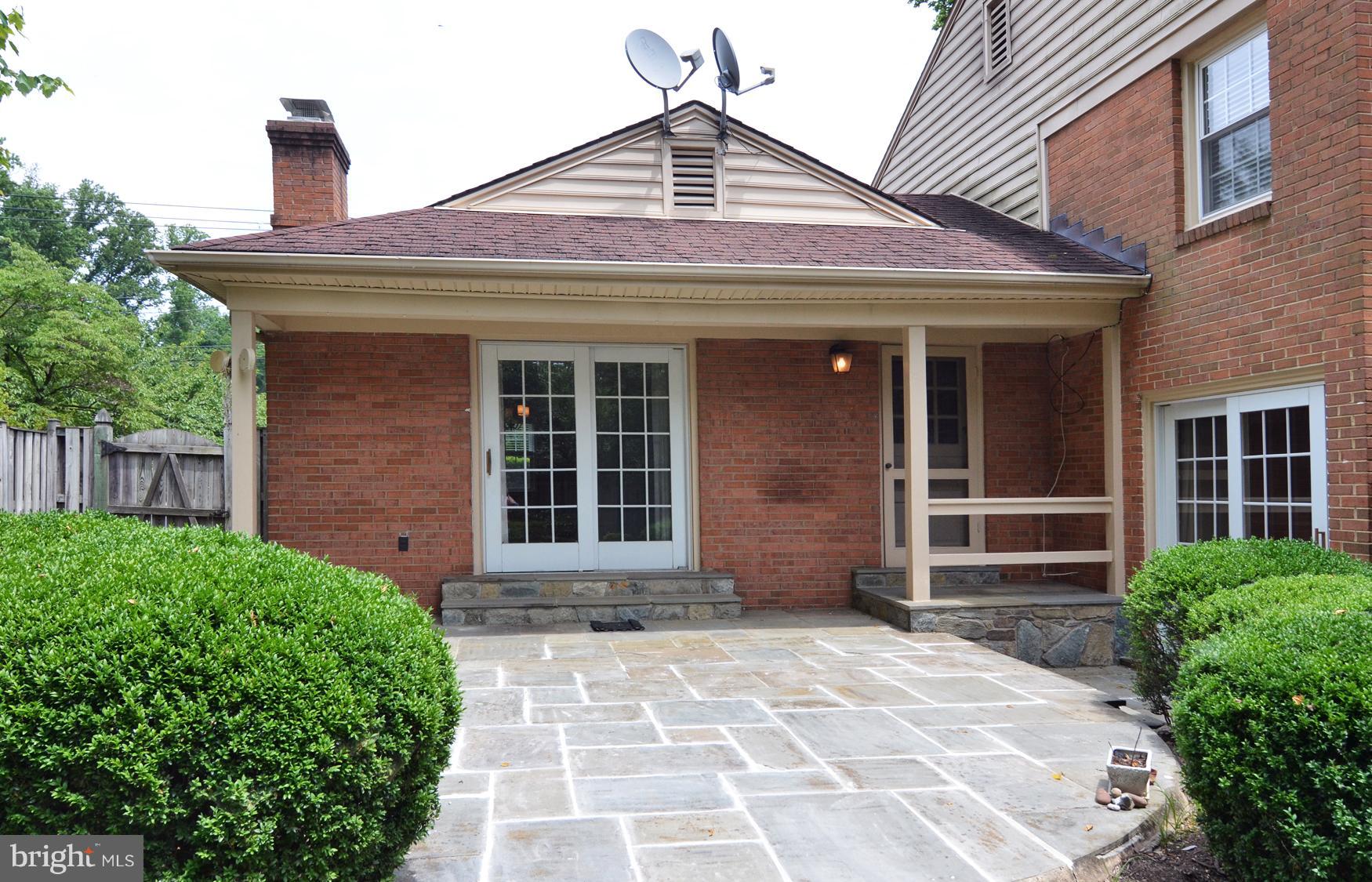 7208 Marbury Road Bethesda, MD 20817 - Photo 4 of 30 Exterior (Rear)
