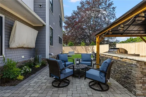 $1,395,000 | 3 Oak Street, Middletown, RI 02842