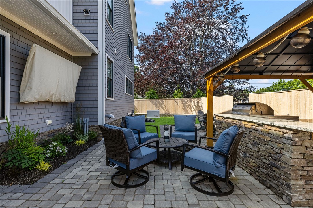 3 Oak Street Middletown, RI 02842 - Photo 13 of 50