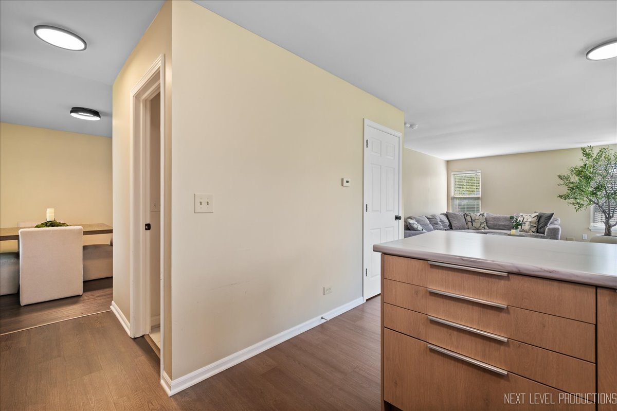 7 Roxbury Court South Elgin, IL 60177 - Photo 15 of 38