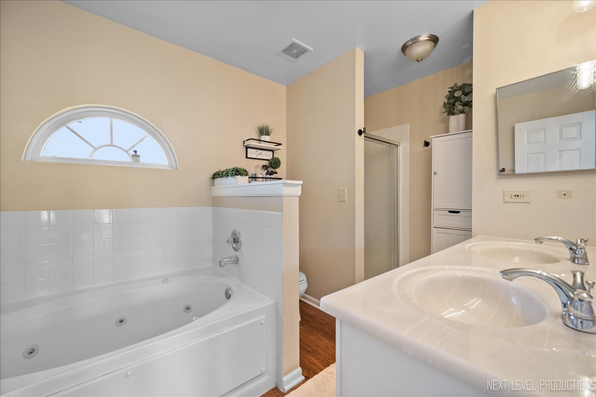 7 Roxbury Court South Elgin, IL 60177 - Photo 19 of 38