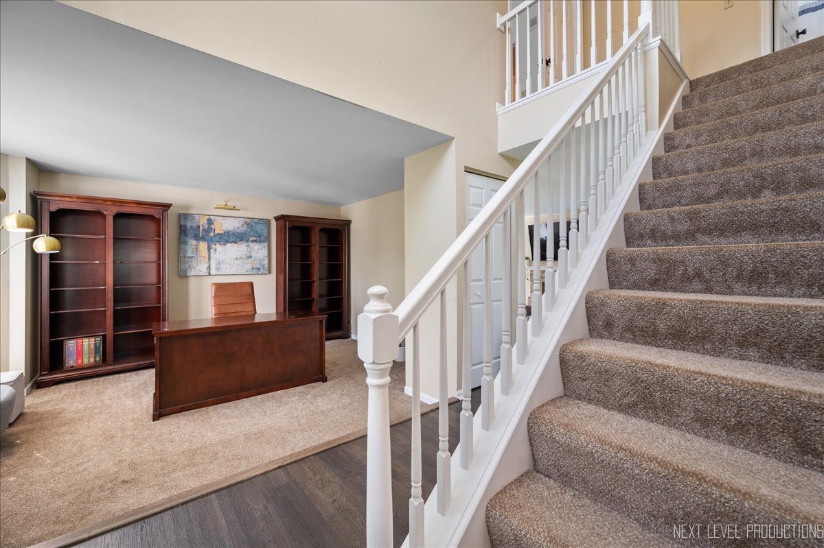 7 Roxbury Court South Elgin, IL 60177 - Photo 5 of 38