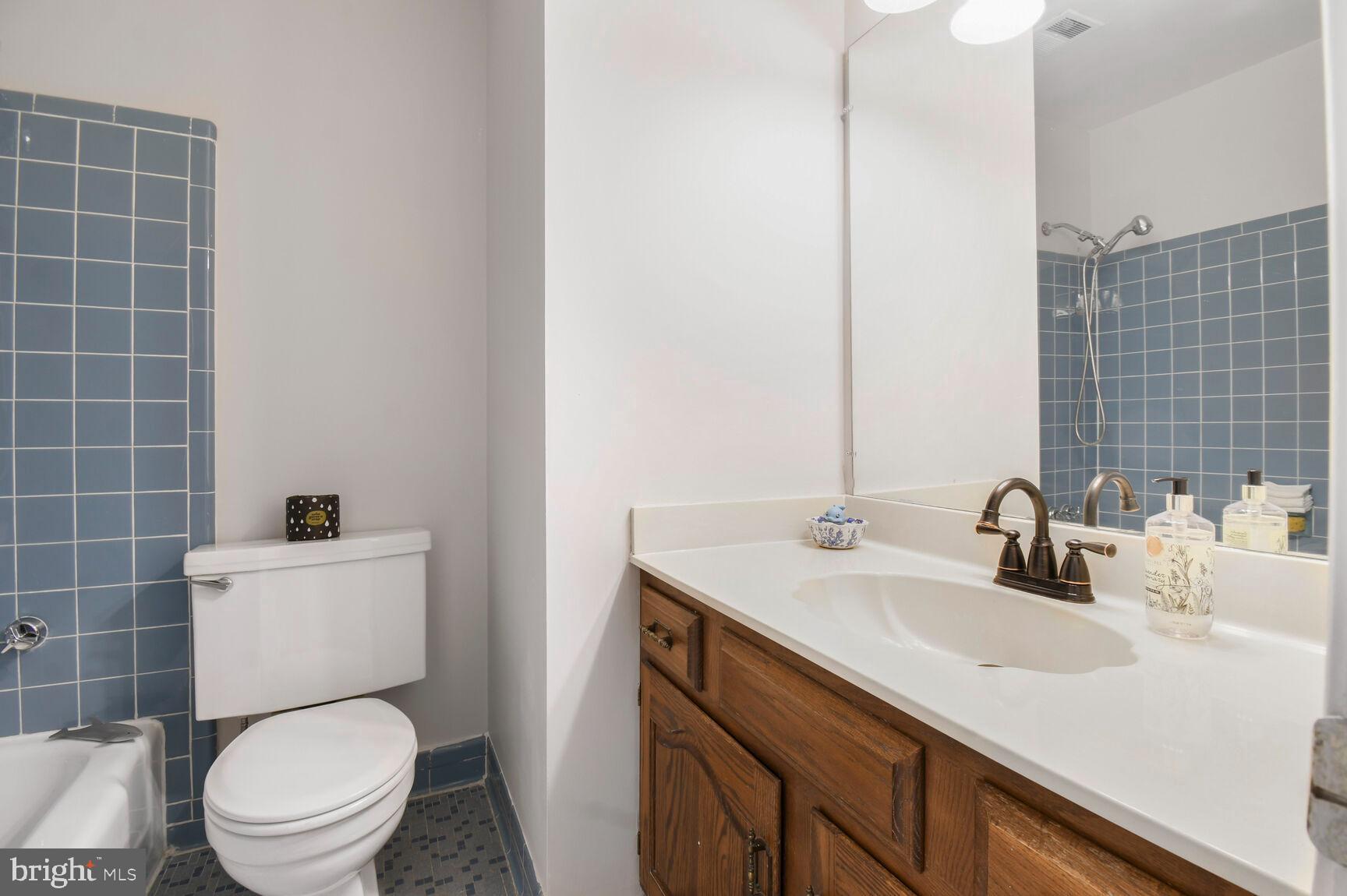 4000 Highview Drive Silver Spring, MD 20906 - Photo 16 of 30 Hall bath