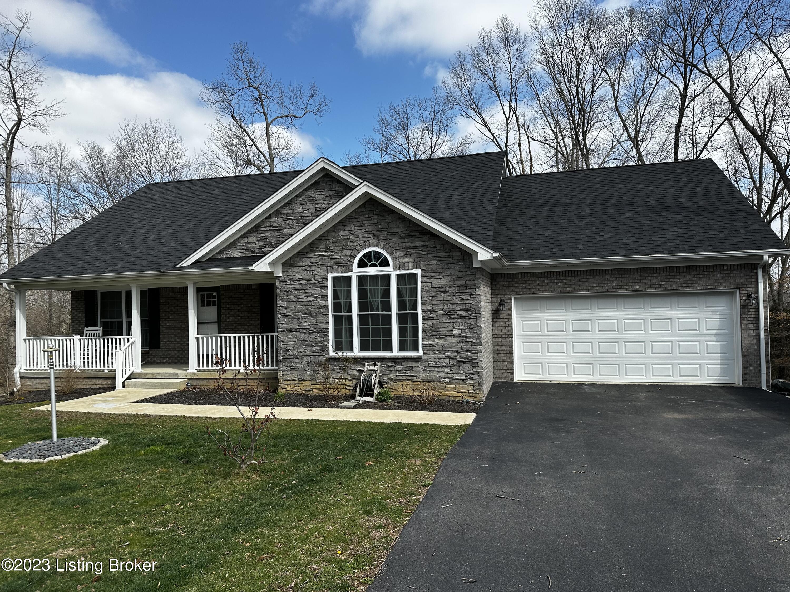 242 Bobwhite Road Brandenburg, KY 40108 - Photo 4 of 68 19EB4167-01CC-45A3-85DB-A809170902BA