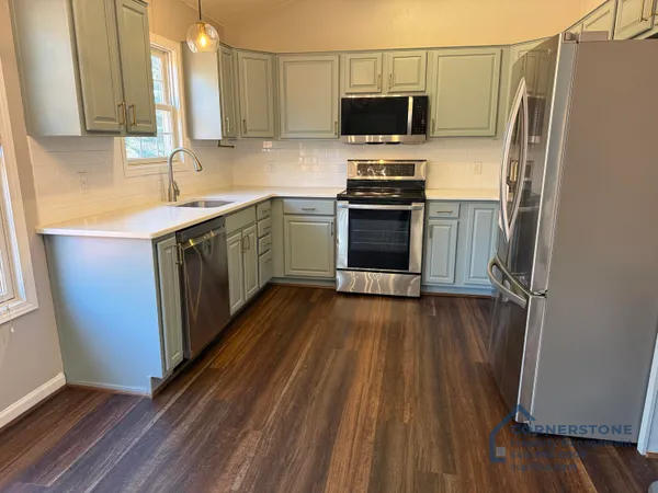 $2,190 | 2339 Oakleaf Drive Northwest, Roanoke, VA 24017