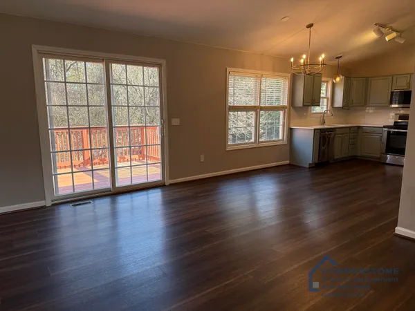 $2,190 | 2339 Oakleaf Drive Northwest, Roanoke, VA 24017