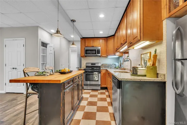 $3,200 | 22 Lauro Ridge Court, Unit LOWER LEVEL, Mahopac, NY 10541