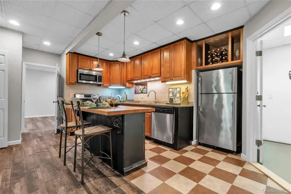 $3,200 | 22 Lauro Ridge Court, Unit LOWER LEVEL, Mahopac, NY 10541