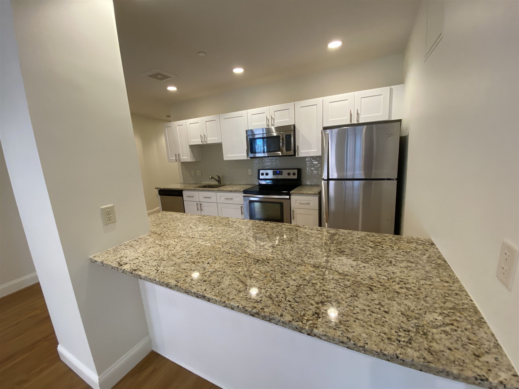 875 Elm Street, Unit 404 Manchester, NH 03101 - Photo 19 of 40