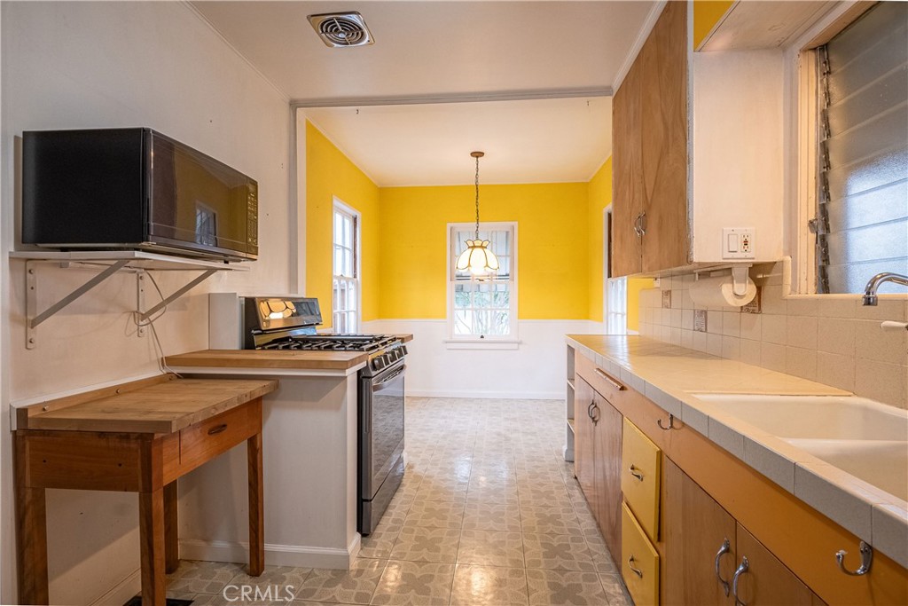175 West 9th Street Upland, CA 91786 - Photo 22 of 42