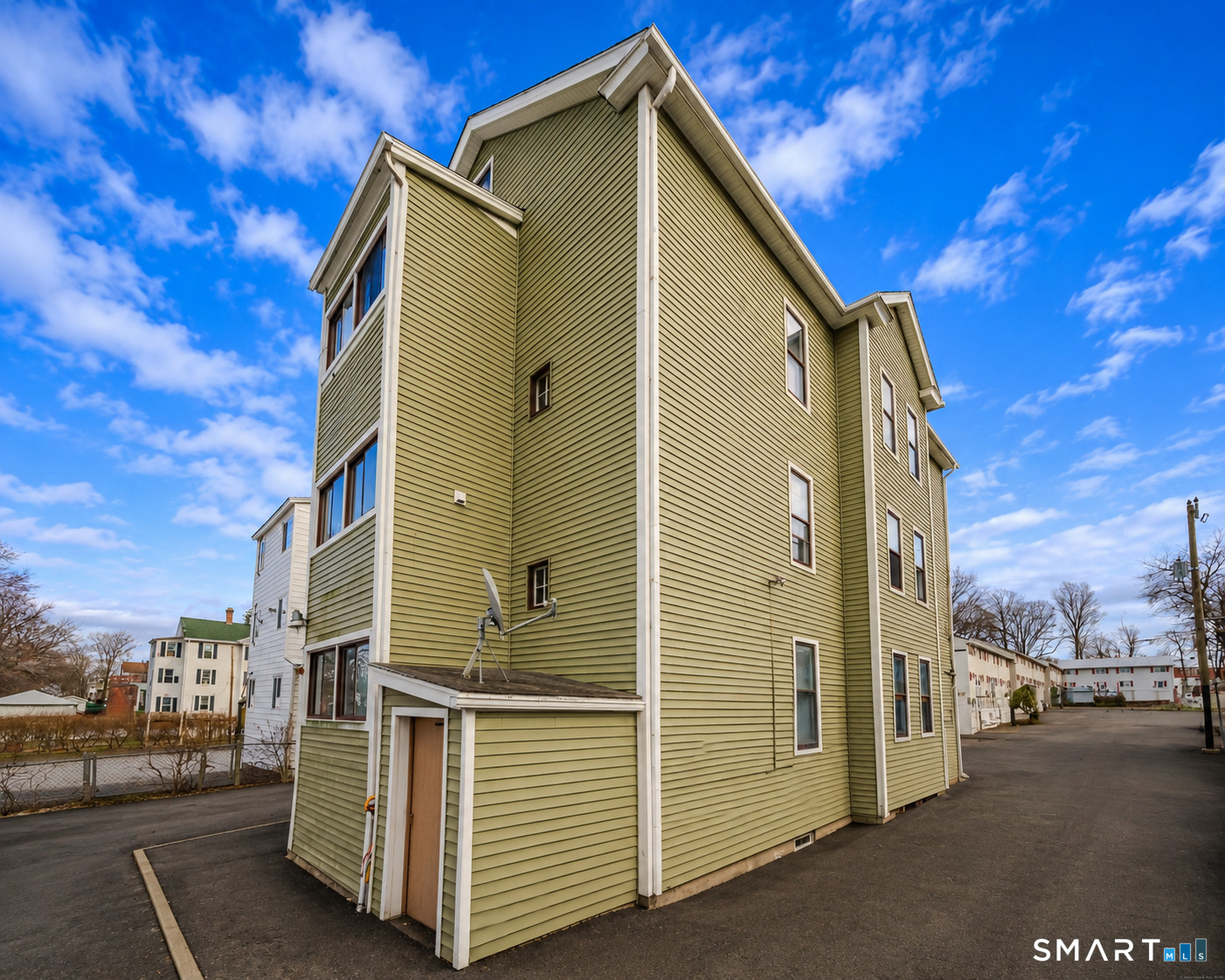 422 Allen Street New Britain, CT 06053 - Photo 3 of 18