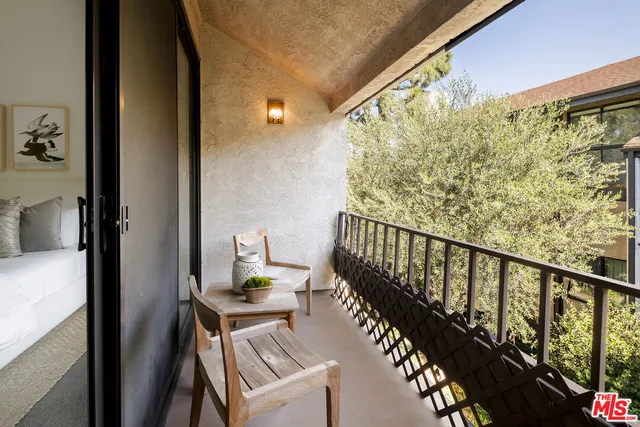 $825,000 | 8128 Manitoba Street, Unit 106, Playa del Rey, CA 90293