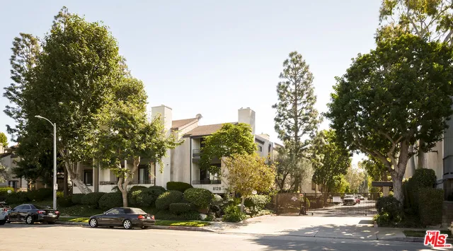 $825,000 | 8128 Manitoba Street, Unit 106, Playa del Rey, CA 90293