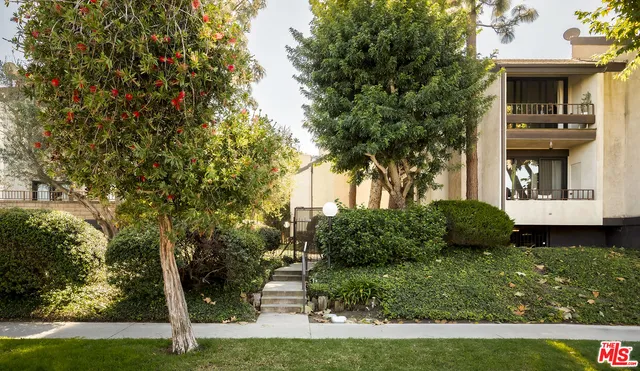 $825,000 | 8128 Manitoba Street, Unit 106, Playa del Rey, CA 90293