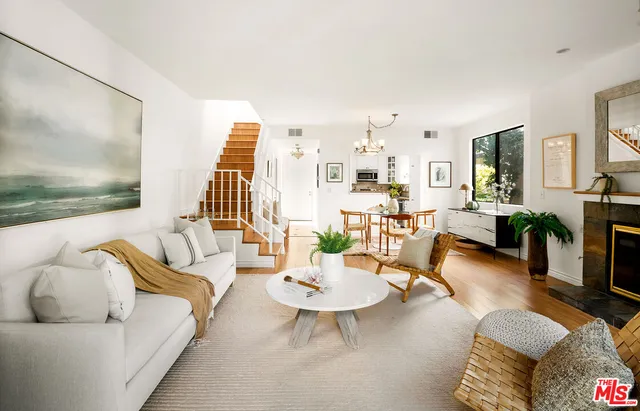 $825,000 | 8128 Manitoba Street, Unit 106, Playa del Rey, CA 90293