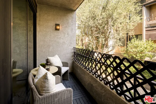 $825,000 | 8128 Manitoba Street, Unit 106, Playa del Rey, CA 90293