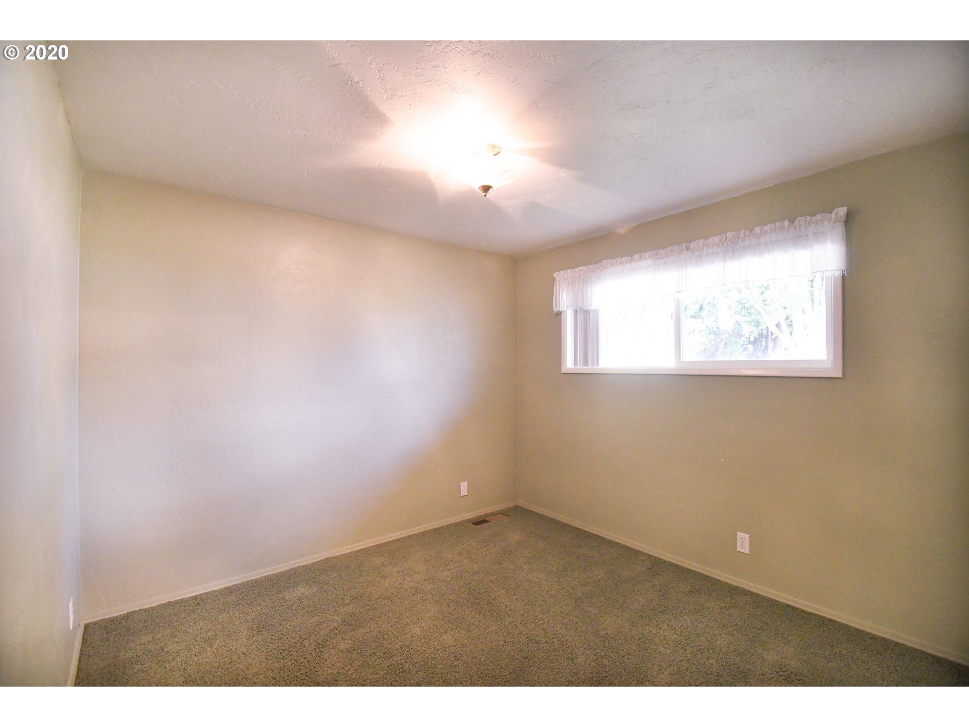 2765 Crocker Road Eugene, OR 97404 - Photo 19 of 32 Gallery Image 19