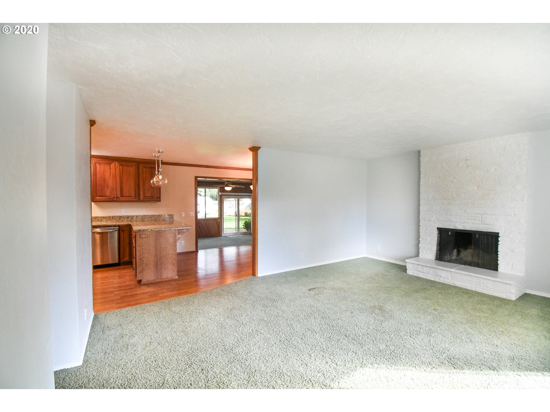 2765 Crocker Road Eugene, OR 97404 - Photo 3 of 32 Gallery Image 3